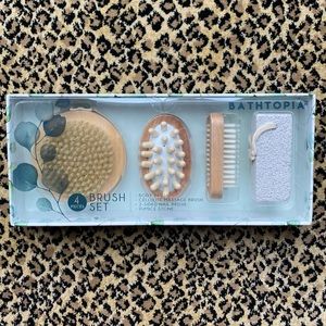 Bathtopia 4 Piece Brush Set (NIB)